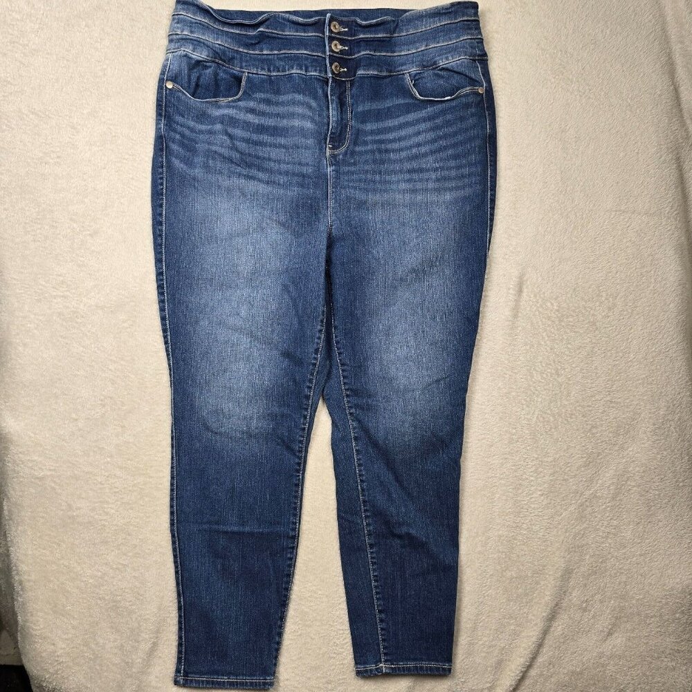 Torrid Jeans Womens Size 20 Short Triple Button High Rise Strech Distressed
